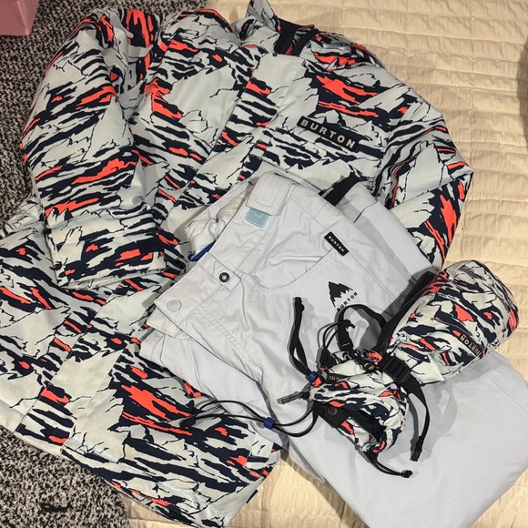 Burton snowboard pants and jacket w matching gloves
